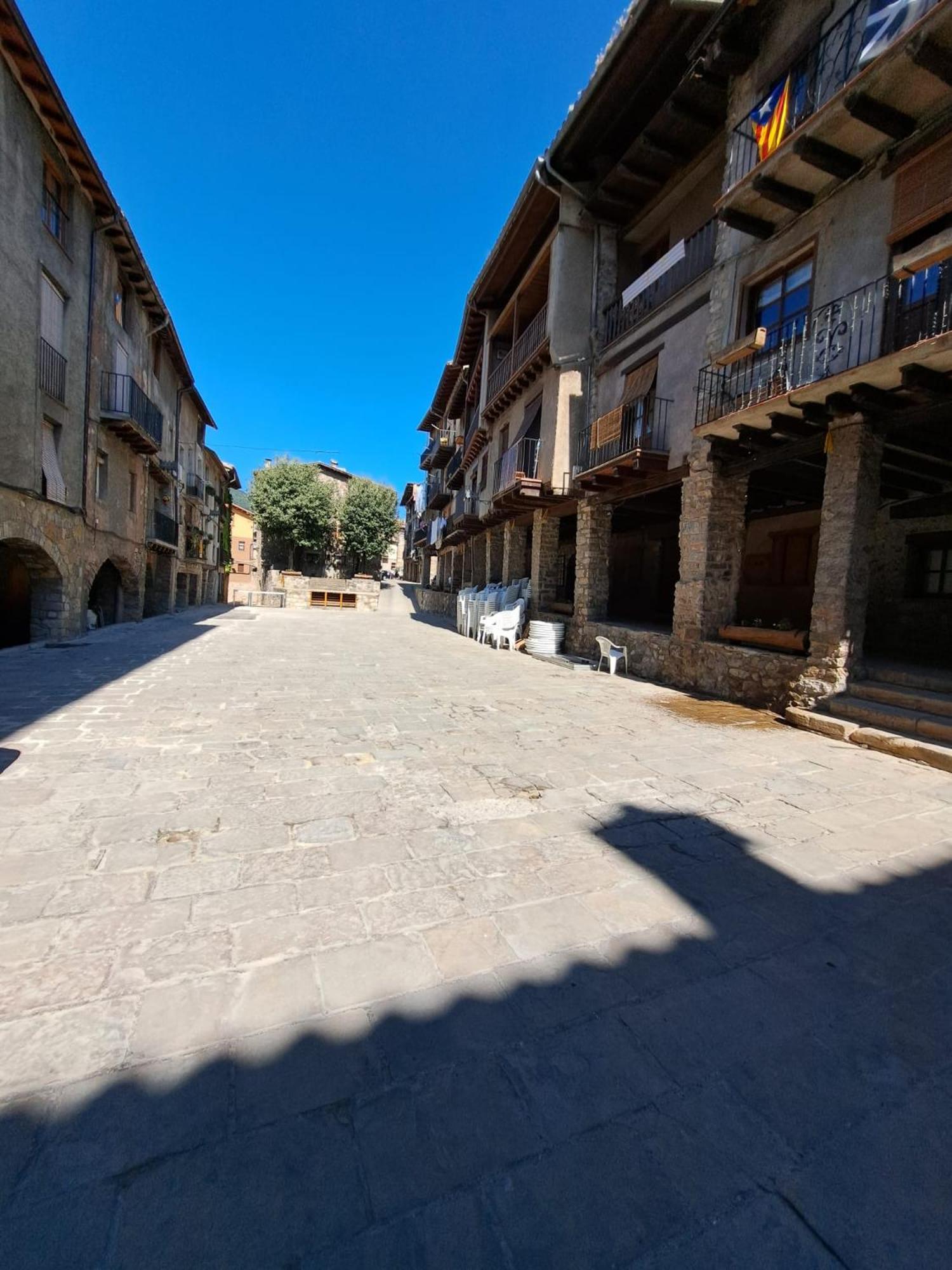Pis Turistic De 170 M2 A La Placa Porxada De バガ エクステリア 写真